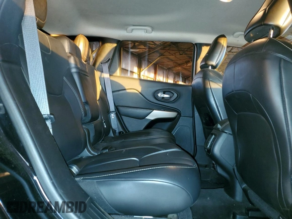 2018 Jeep Cherokee Limited z VIN 1C4PJLDB7JD565932, wystawiony jako Copart lot #89196515 z przebiegiem 121 561 mil mil oraz Szkoda całkowita • Salvage title. Historia ofert i sprzedaży dostępna na DreamBid. Obrazek 10.