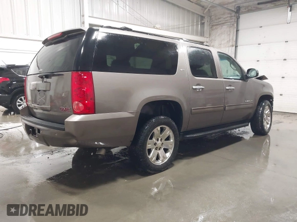 2014 GMC Yukon XL SLT with VIN 1GKS2KE76ER166776, listed as a IAAI auction lot 41056887 with 206,773 mi miles. Bid and sale history available at carsss.com. Image 4.