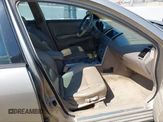 2005 Nissan Maxima SE z VIN 1N4BA41E45C827101, wystawiony jako IAAI lot #40311674 z przebiegiem 226 801 mil mil oraz . Historia ofert i sprzedaży dostępna na DreamBid. Obrazek 4.