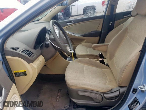 2012 Hyundai Accent GLS z VIN KMHCT4AE8CU058971, wystawiony jako Copart lot #55045825 z przebiegiem 103 497 mil mil oraz Szkody całkowita. Historia ofert i sprzedaży dostępna na DreamBid. Obrazek 7.