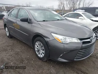 2015 Toyota Camry XLE with VIN 4T4BF1FK7FR450768, listed as a IAAI auction lot 41963191 with 126,571 mi miles. Bid and sale history available at carsss.com. Image 1.