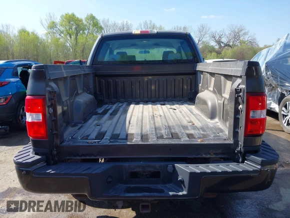 2006 Ford F-150 STX z VIN 1FTRX02W56KB40160, wystawiony jako IAAI lot #41992886 z przebiegiem 107 910 mil mil oraz . Historia ofert i sprzedaży dostępna na DreamBid. Obrazek 6.