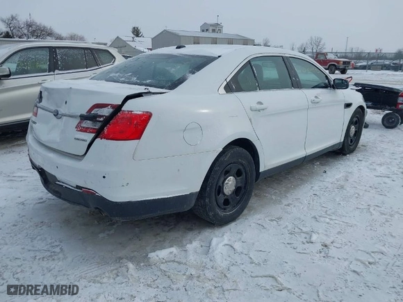 2017 Ford Police Interceptor Sedan with VIN 1FAHP2L88HG100142, listed as a IAAI auction lot 41608283 with 113,786 mi miles. Bid and sale history available at carsss.com. Image 4.