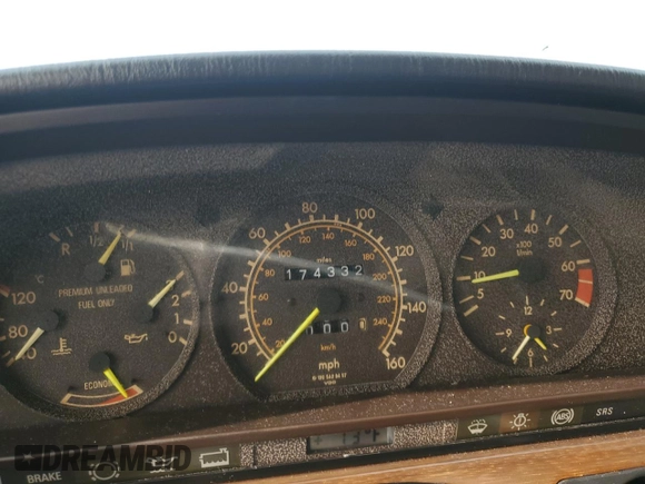 1989 Mercedes-Benz 300 with VIN WDBCA24D0KA457759, listed as a Copart auction lot 47920625 with 174,332 mi miles and Salvage Title. Bid and sale history available at DreamBid. Image 9.