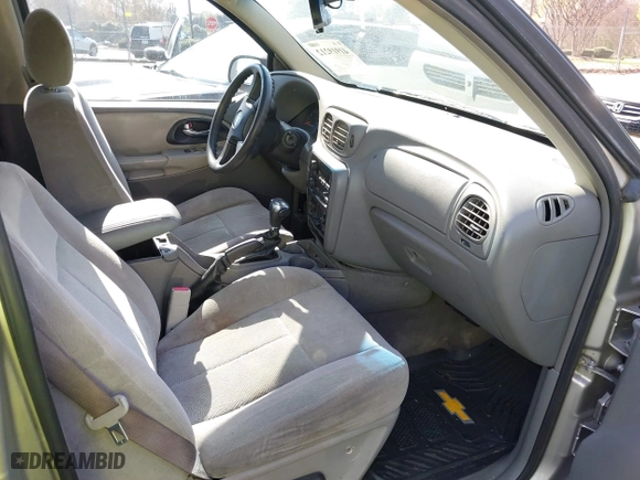 2007 Chevrolet TrailBlazer LS with VIN 1GNDS13S172110589, listed as a IAAI auction lot 41919212 with 168,053 mi miles. Bid and sale history available at carsss.com. Image 5.
