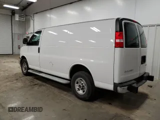 2022 GMC Savana Cargo Van with VIN 1GTW7AFP8N1272295, listed as a Copart auction lot 43643015 with 0 mi miles and Clean Title. Bid and sale history available at carsss.com. Image 2.