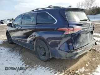 2021 Toyota Sienna XLE with VIN 5TDGSKFC8MS027648, listed as a Copart auction lot 47003455 with 49,361 mi miles and Salvage Title. Bid and sale history available at carsss.com. Image 2.