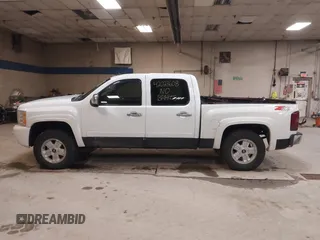 2007 Chevrolet Silverado 1500 LT w/2LT with VIN 2GCEK13MX71677513, listed as a IAAI auction lot 42023608 with 144,555 mi miles. Bid and sale history available at carsss.com. Image 14.