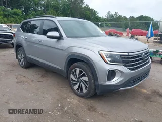 2024 Volkswagen Atlas SE z VIN 1V2WR2CA6RC574936, wystawiony jako IAAI lot #42257308 z przebiegiem 23 370 mil mil oraz . Historia ofert i sprzedaży dostępna na DreamBid. Obrazek 1.