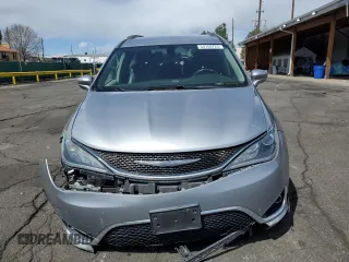 2018 Chrysler Pacifica Touring L z VIN 2C4RC1BG7JR311964, wystawiony jako Copart lot #54769725 z przebiegiem 105 062 mil mil oraz Szkoda całkowita • Salvage title. Historia ofert i sprzedaży dostępna na DreamBid. Obrazek 5.