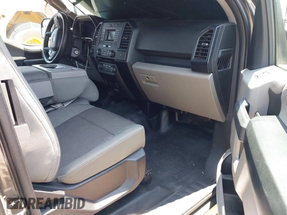 2016 Ford F-150 XL z VIN 1FTEX1CPXGKD44479, wystawiony jako IAAI lot #42649341 z przebiegiem 137 626 mil mil oraz . Historia ofert i sprzedaży dostępna na DreamBid. Obrazek 5.
