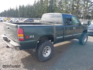 2002 Chevrolet Silverado 1500 LT with VIN 1GCEK19T32E123171, listed as a IAAI auction lot 41414530 with 203,090 mi miles. Bid and sale history available at carsss.com. Image 4.