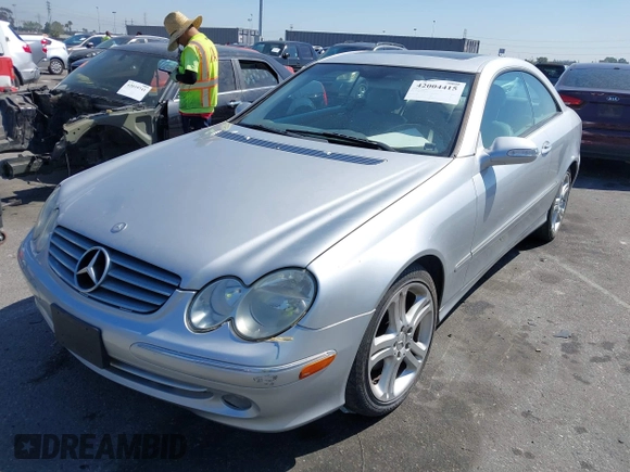 2005 Mercedes-Benz CLK 320 z VIN WDBTJ65J35F145745, wystawiony jako IAAI lot #42004415 z przebiegiem 189 275 mil mil oraz . Historia ofert i sprzedaży dostępna na DreamBid. Obrazek 6.