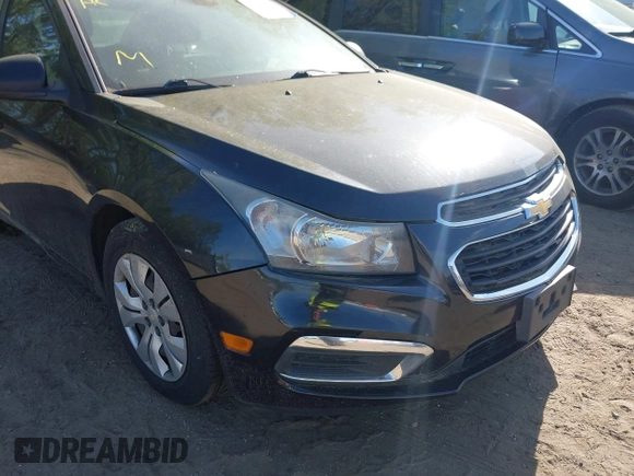 2015 Chevrolet Cruze LS z VIN 1G1PA5SH5F7283144, wystawiony jako IAAI lot #42103216 z przebiegiem 179 106 mil mil oraz . Historia ofert i sprzedaży dostępna na DreamBid. Obrazek 6.