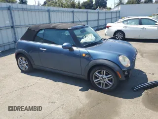 2011 MINI Convertible z VIN WMWZN3C56BTZ78387, wystawiony jako Copart lot #65002185 z przebiegiem 147 901 mil mil oraz Czysty tytuł • Clean title. Historia ofert i sprzedaży dostępna na DreamBid. Obrazek 4.