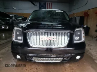 2013 GMC Yukon Denali z VIN 1GKS2EEFXDR200614, wystawiony jako Copart lot #54401155 z przebiegiem 178 481 mil mil oraz Czysty tytuł • Clean title. Historia ofert i sprzedaży dostępna na DreamBid. Obrazek 5.