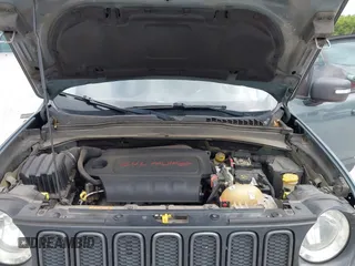 2017 Jeep Renegade Deserthawk z VIN ZACCJBCBXHPF82004, wystawiony jako IAAI lot #42027598 z przebiegiem Nie podano mil oraz . Historia ofert i sprzedaży dostępna na DreamBid. Obrazek 10.