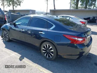 2018 Nissan Altima SR with VIN 1N4AL3AP3JC205780, listed as a IAAI auction lot 41921404 with 109,863 mi miles and . Bid and sale history available at carsss.com. Image 3.