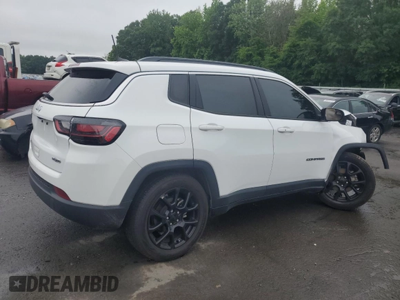 2022 Jeep Compass Latitude Lux z VIN 3C4NJDFB3NT127175, wystawiony jako Copart lot #60349925 z przebiegiem 58 465 mil mil oraz Szkoda całkowita • Salvage title. Historia ofert i sprzedaży dostępna na DreamBid. Obrazek 3.