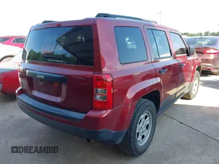 2014 Jeep Patriot Altitude z VIN 1C4NJPBA1ED550051, wystawiony jako IAAI lot #42384798 z przebiegiem 126 751 mil mil oraz . Historia ofert i sprzedaży dostępna na DreamBid. Obrazek 4.