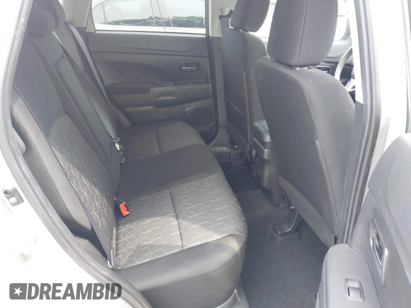 2023 Mitsubishi Outlander ES z VIN JA4ARUAU9PU007786, wystawiony jako IAAI lot #42343050 z przebiegiem 27 507 mil mil oraz . Historia ofert i sprzedaży dostępna na DreamBid. Obrazek 8.