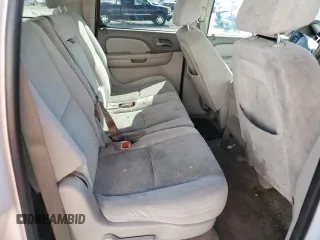 2007 Chevrolet Suburban LTZ z VIN 3GNFC16J57G133101, wystawiony jako Copart lot #58962725 z przebiegiem 52 956 mil mil oraz Szkoda całkowita • Salvage title. Historia ofert i sprzedaży dostępna na DreamBid. Obrazek 11.