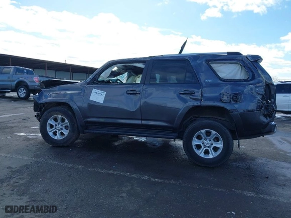 2019 Toyota 4Runner SR5 with VIN JTEBU5JR9K5666170, listed as a IAAI auction lot 41539253 with 82,568 mi miles. Bid and sale history available at carsss.com. Image 15.