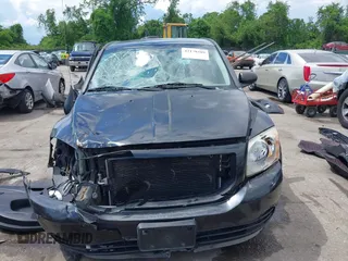 2008 Dodge Caliber SE z VIN 1B3HB28B58D776127, wystawiony jako IAAI lot #42178509 z przebiegiem 132 967 mil mil oraz . Historia ofert i sprzedaży dostępna na DreamBid. Obrazek 12.