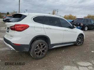 2022 BMW X1 xDrive28i with VIN WBXJG9C0XN5U63096, listed as a Copart auction lot 79253954 with 17,311 mi miles and Salvage Title. Bid and sale history available at carsss.com. Image 3.