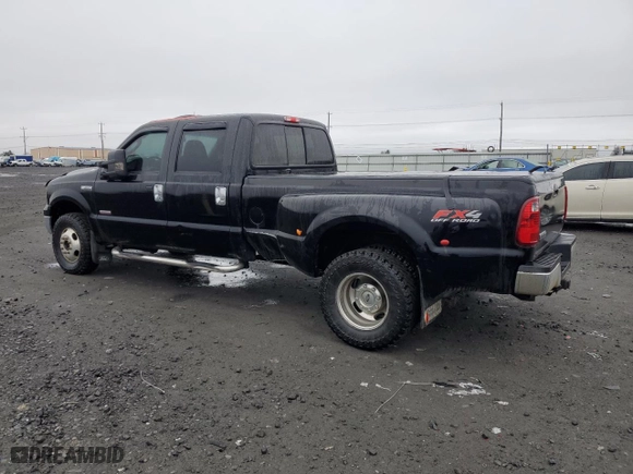 2006 Ford Super Duty F-350 DRW XL with VIN 1FTWW33P66EB60558, listed as a Copart auction lot 47867355 with 211,953 mi miles and Salvage Title. Bid and sale history available at carsss.com. Image 2.