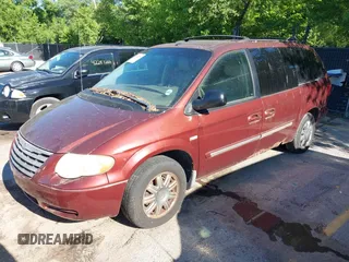 2007 Chrysler Town & Country Touring z VIN 2A4GP54L97R152073, wystawiony jako IAAI lot #42322594 z przebiegiem 152 292 mil mil oraz . Historia ofert i sprzedaży dostępna na DreamBid. Obrazek 2.