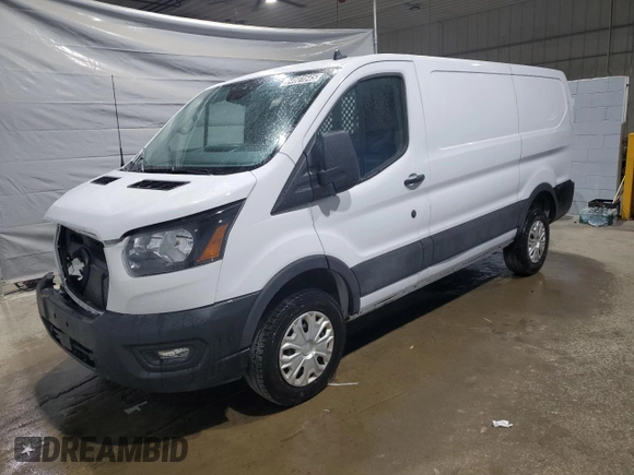 2023 Ford Transit Cargo z VIN 1FTBR1Y82PKB80689, wystawiony jako Copart lot #64601645 z przebiegiem 14 074 mil mil oraz Czysty tytuł • Clean title. Historia ofert i sprzedaży dostępna na DreamBid. Obrazek 1.