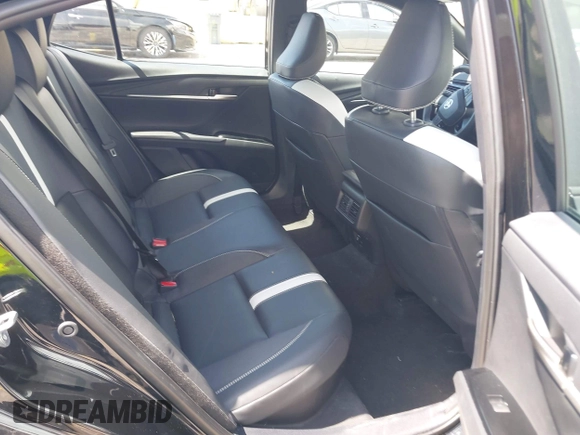 2025 Toyota Camry LE z VIN 4T1DAACK0SU024677, wystawiony jako IAAI lot #42468532 z przebiegiem 21 937 mil mil oraz . Historia ofert i sprzedaży dostępna na DreamBid. Obrazek 8.