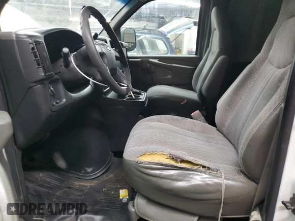 2003 Chevrolet Express Cargo with VIN 1GCGG25U831113646, listed as a Copart auction lot 43279635 with 247,735 mi miles and Clean Title. Bid and sale history available at DreamBid. Image 7.