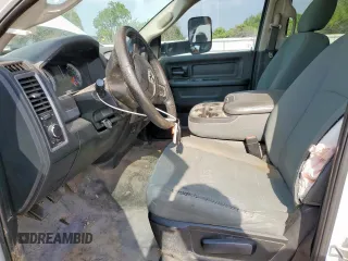 2018 Ram 2500 Tradesman z VIN 3C6UR4CL4JG104872, wystawiony jako Copart lot #56562015 z przebiegiem 198 256 mil mil oraz Szkoda całkowita • Salvage title. Historia ofert i sprzedaży dostępna na DreamBid. Obrazek 7.
