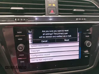 2024 Volkswagen Tiguan SE z VIN 3VV3B7AX4RM076330, wystawiony jako IAAI lot #42752482 z przebiegiem 25 282 mil mil oraz . Historia ofert i sprzedaży dostępna na DreamBid. Obrazek 23.