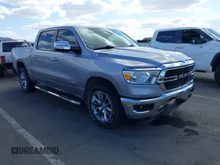 2019 Ram 1500 Big Horn z VIN 1C6RREFT8KN828337, wystawiony jako IAAI lot #42071829 z przebiegiem 101 773 mil mil oraz . Historia ofert i sprzedaży dostępna na DreamBid. Obrazek 1.