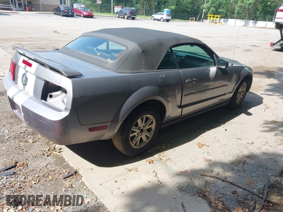 2006 Ford Mustang Standard with VIN 1ZVFT84N865179760, listed as a IAAI auction lot 42629541 with 90,095 mi miles and . Bid and sale history available at DreamBid. Image 4.
