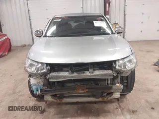 2014 Mitsubishi Outlander GT z VIN JA4JZ4AX6EZ015919, wystawiony jako IAAI lot #41811803 z przebiegiem 182 458 mil mil oraz . Historia ofert i sprzedaży dostępna na DreamBid. Obrazek 12.