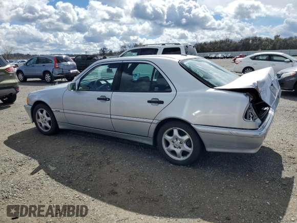 2000 Mercedes-Benz C 230/260/280/320 z VIN WDBHA29G3YA859826, wystawiony jako Copart lot #48573425 z przebiegiem 158 093 mil mil oraz Szkoda całkowita • Salvage title. Historia ofert i sprzedaży dostępna na DreamBid. Obrazek 2.