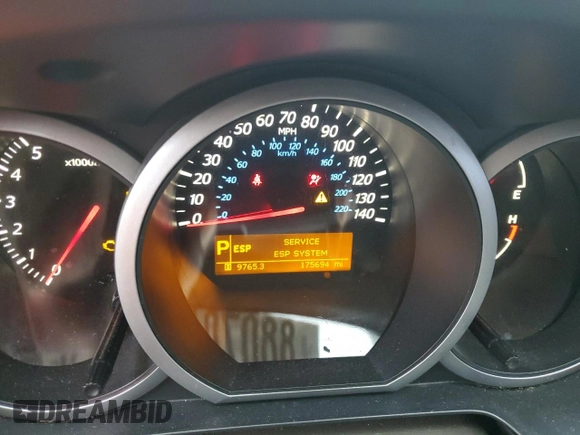 2011 Suzuki Grand Vitara Premium with VIN JS3TE0D26B4100885, listed as a Copart auction lot 88070405 with 175,694 mi miles and Salvage title. Bid and sale history available at DreamBid. Image 9.