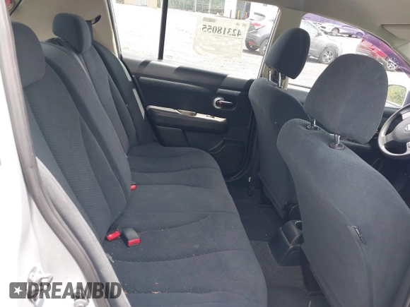 2010 Nissan Versa S z VIN 3N1BC1CP2AL403046, wystawiony jako IAAI lot #42318055 z przebiegiem 154 244 mil mil oraz . Historia ofert i sprzedaży dostępna na DreamBid. Obrazek 8.