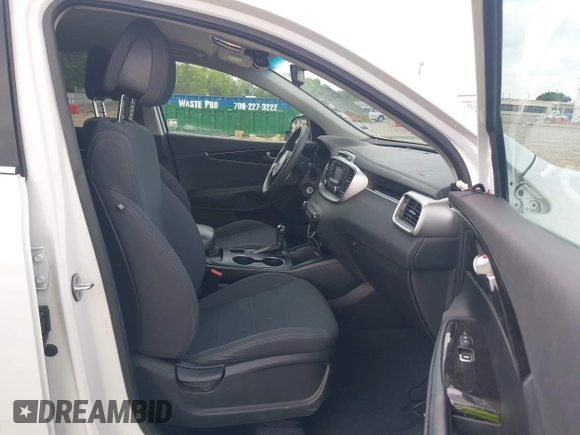 2017 Kia Sorento LX z VIN 5XYPGDA57HG197895, wystawiony jako IAAI lot #42265132 z przebiegiem 100 154 mil mil oraz . Historia ofert i sprzedaży dostępna na DreamBid. Obrazek 5.