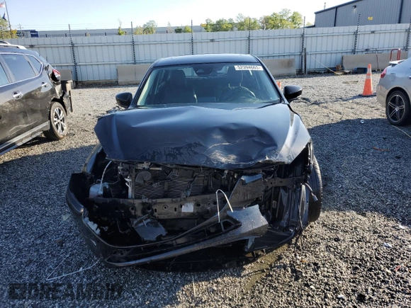 2017 Mazda 3 Grand Touring with VIN JM1BN1M30H1149700, listed as a Copart auction lot 52394665 with 87,688 mi miles and Salvage Title. Bid and sale history available at DreamBid. Image 5.