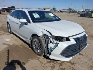 2019 Toyota Avalon XLE with VIN 4T1BZ1FB8KU030044, listed as a IAAI auction lot 41436242 with 56,261 mi miles. Bid and sale history available at carsss.com. Image 1.