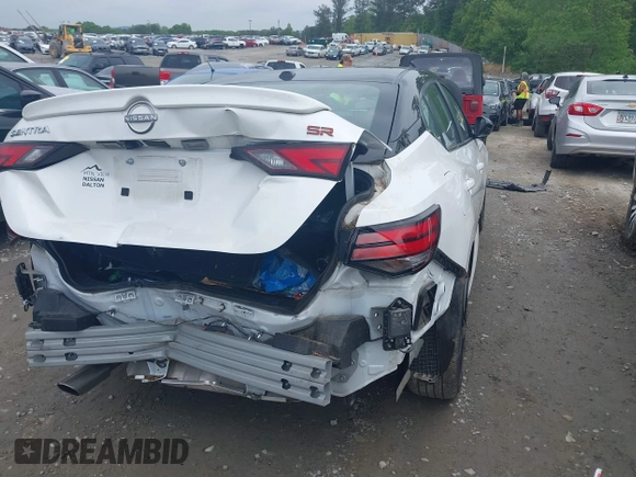 2024 Nissan Sentra SR z VIN 3N1AB8DV8RY256864, wystawiony jako IAAI lot #42127316 z przebiegiem 22 746 mil mil oraz . Historia ofert i sprzedaży dostępna na DreamBid. Obrazek 4.