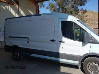 2018 Ford Transit z VIN 1FTYR2CM7JKA26085, wystawiony jako IAAI lot #42323037 z przebiegiem 131 121 mil mil oraz . Historia ofert i sprzedaży dostępna na DreamBid. Obrazek 13.