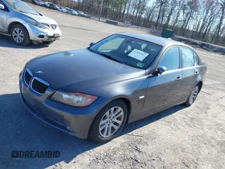 2007 BMW 3 Series 328i with VIN WBAVC53547FZ76093, listed as a IAAI auction lot 41852963 with 169,857 mi miles and . Bid and sale history available at carsss.com. Image 2.