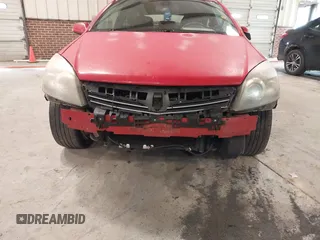 2008 Saturn Astra XR z VIN W08AT271985042566, wystawiony jako IAAI lot #41308563 z przebiegiem 200 192 mil mil oraz . Historia ofert i sprzedaży dostępna na DreamBid. Obrazek 6.