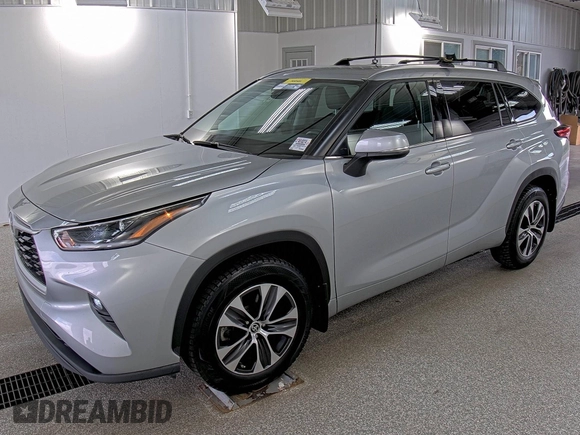 2021 Toyota Highlander XLE with VIN 5TDHZRBH0MS558143, listed as a IAAI auction lot 42859323 with 41,722 mi miles and . Bid and sale history available at DreamBid. Image 18.